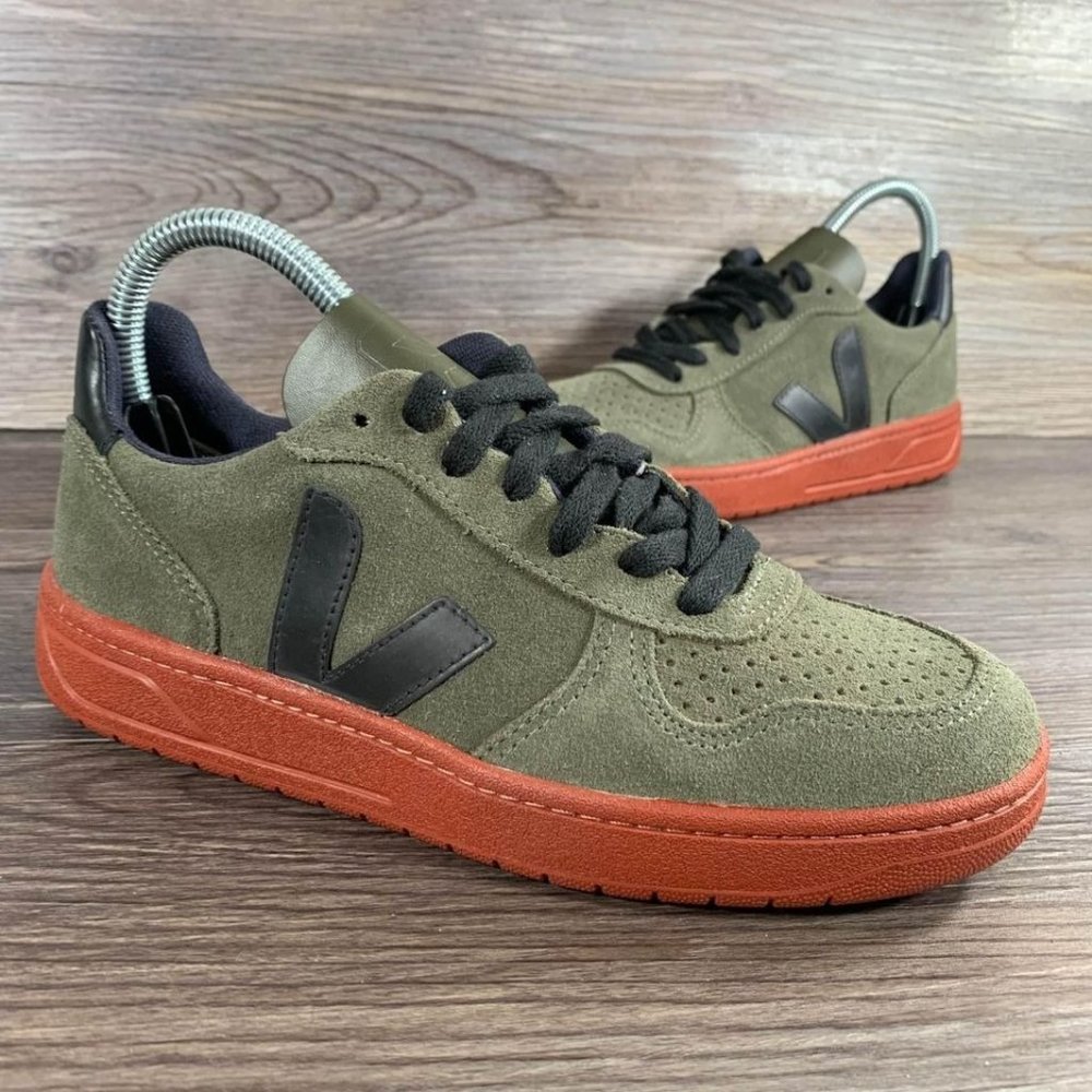 Veja V-10 Suede Sneakers Women’s Size 5 Green Red Black.  Fits like a 6.